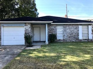 1605 S Sugar Ridge Dr, La Place, LA 70068