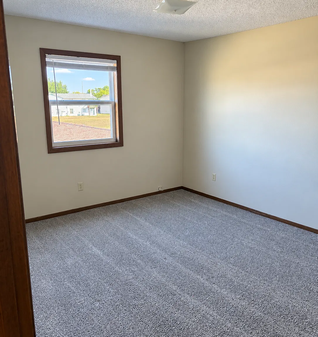 2 bed, 900 sqft, $900 — Photo 3
