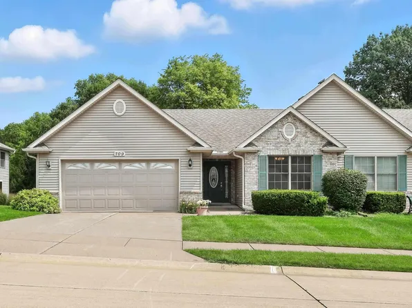 709 Hartz Ct, Le Claire, IA 52753