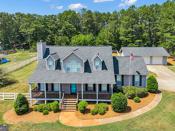 3rd image of 55 Ewing Dr
