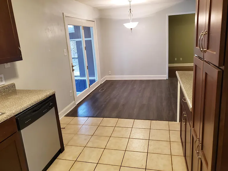 4825 Gettysburg Rd — Photo 3