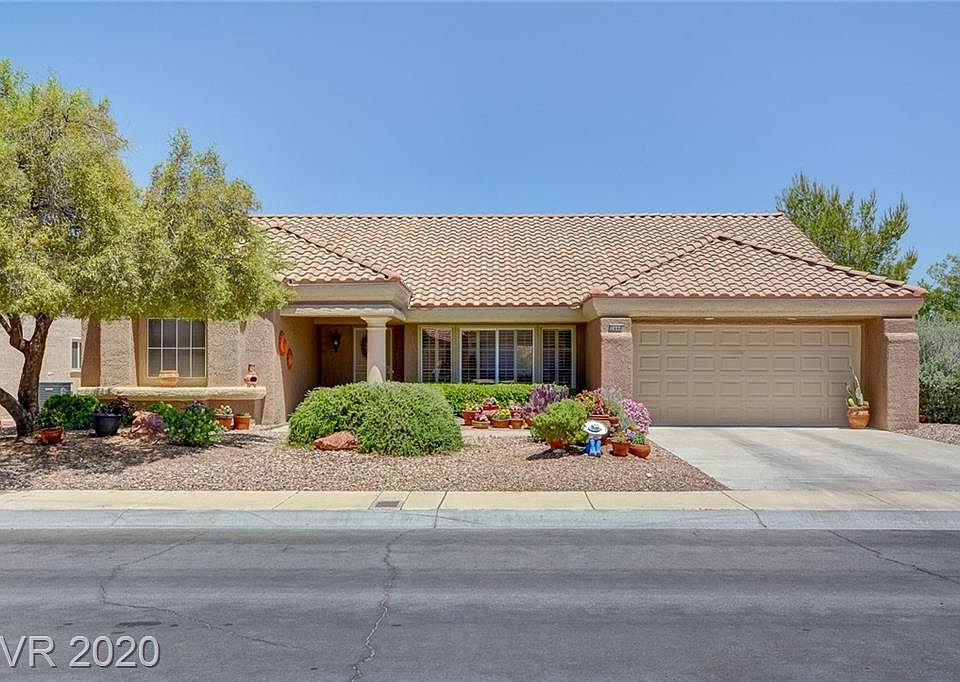 1st image of 2444 Desert Sands Dr