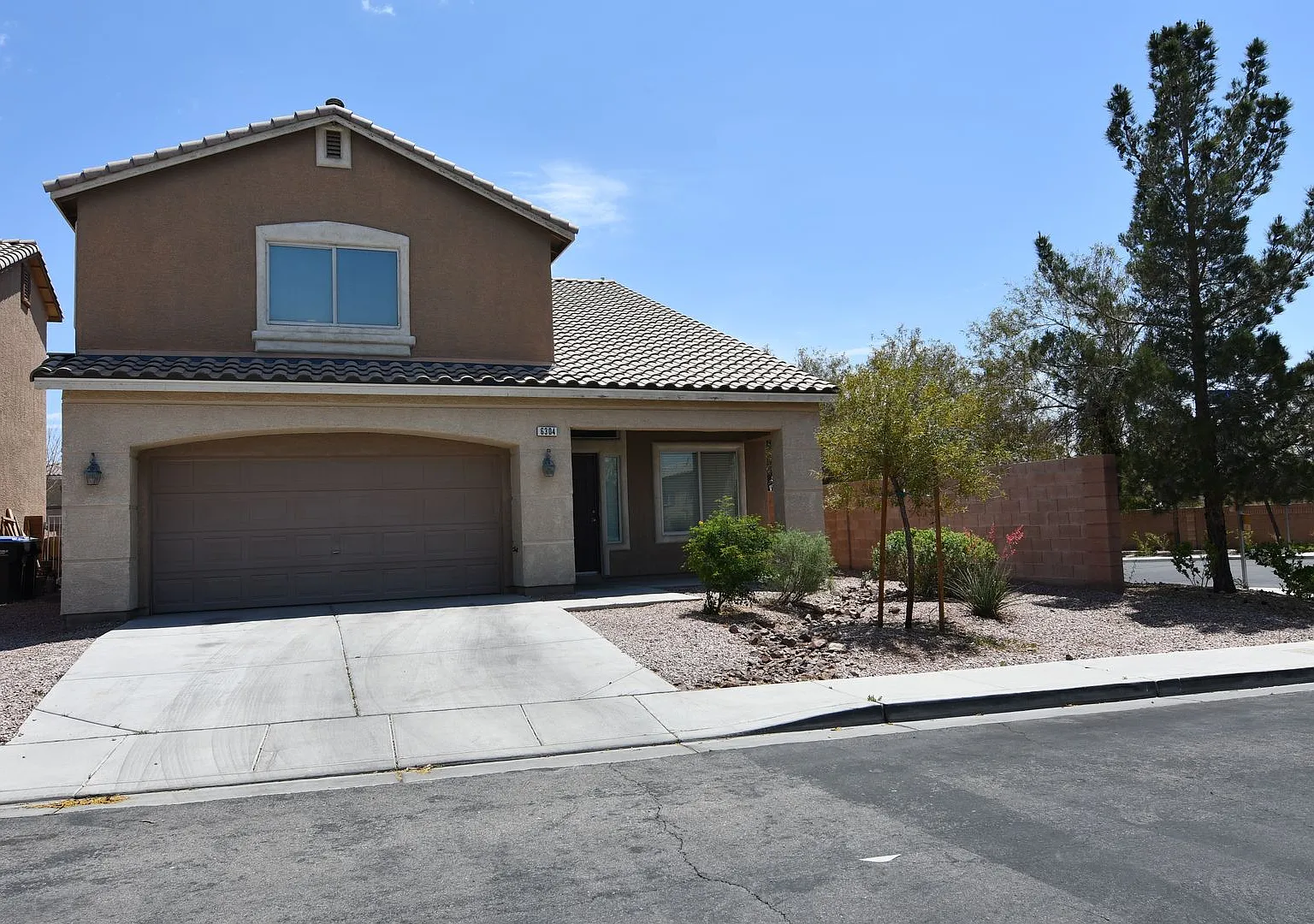 4-Bedroom Corner-Lot Home with Vaulted Ceilings and a Huge Backyard — Photo 1