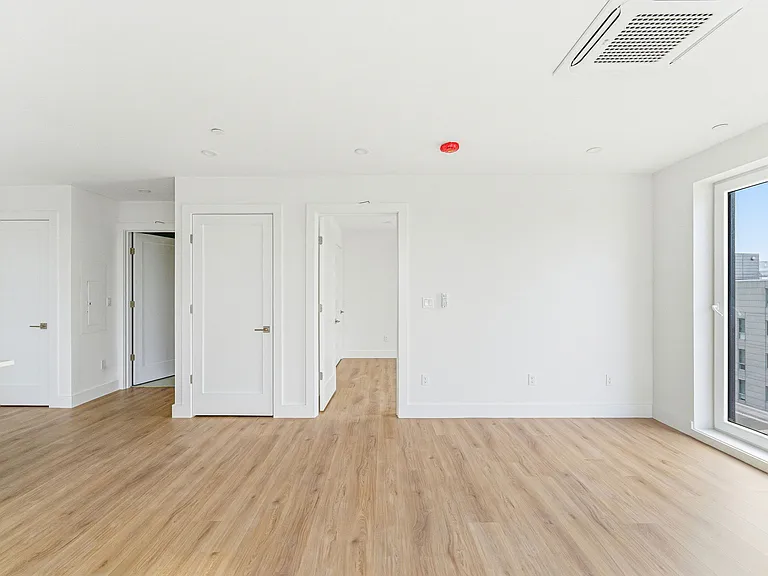 1035 Commonwealth Ave — Photo 71