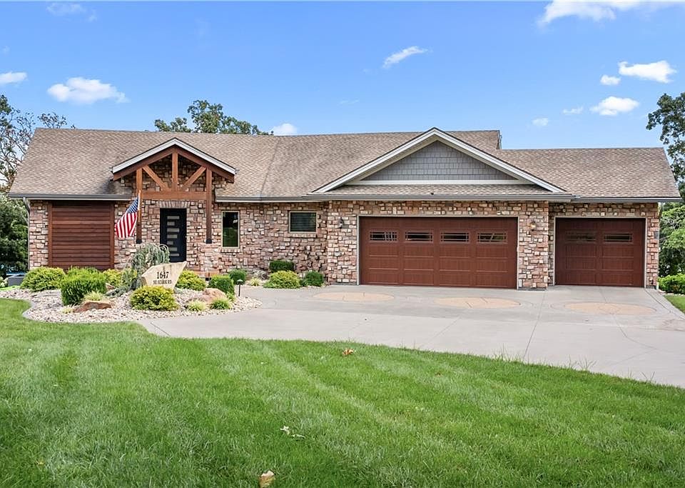 1st image of 1647 NE Ozark Dr