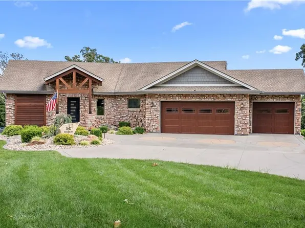 1647 NE Ozark Dr, Lees Summit, MO 64086