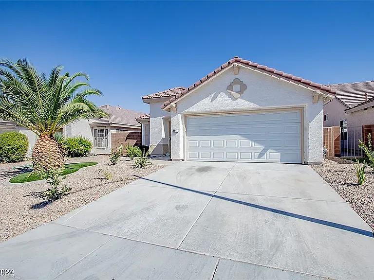 5554 Merriweather Dr — Photo 2