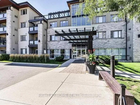 570 Lolita Gdns #302, Mississauga, ON L5A 0A1