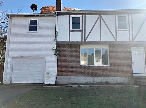 1st image of 8 Drinkwater Ave #8