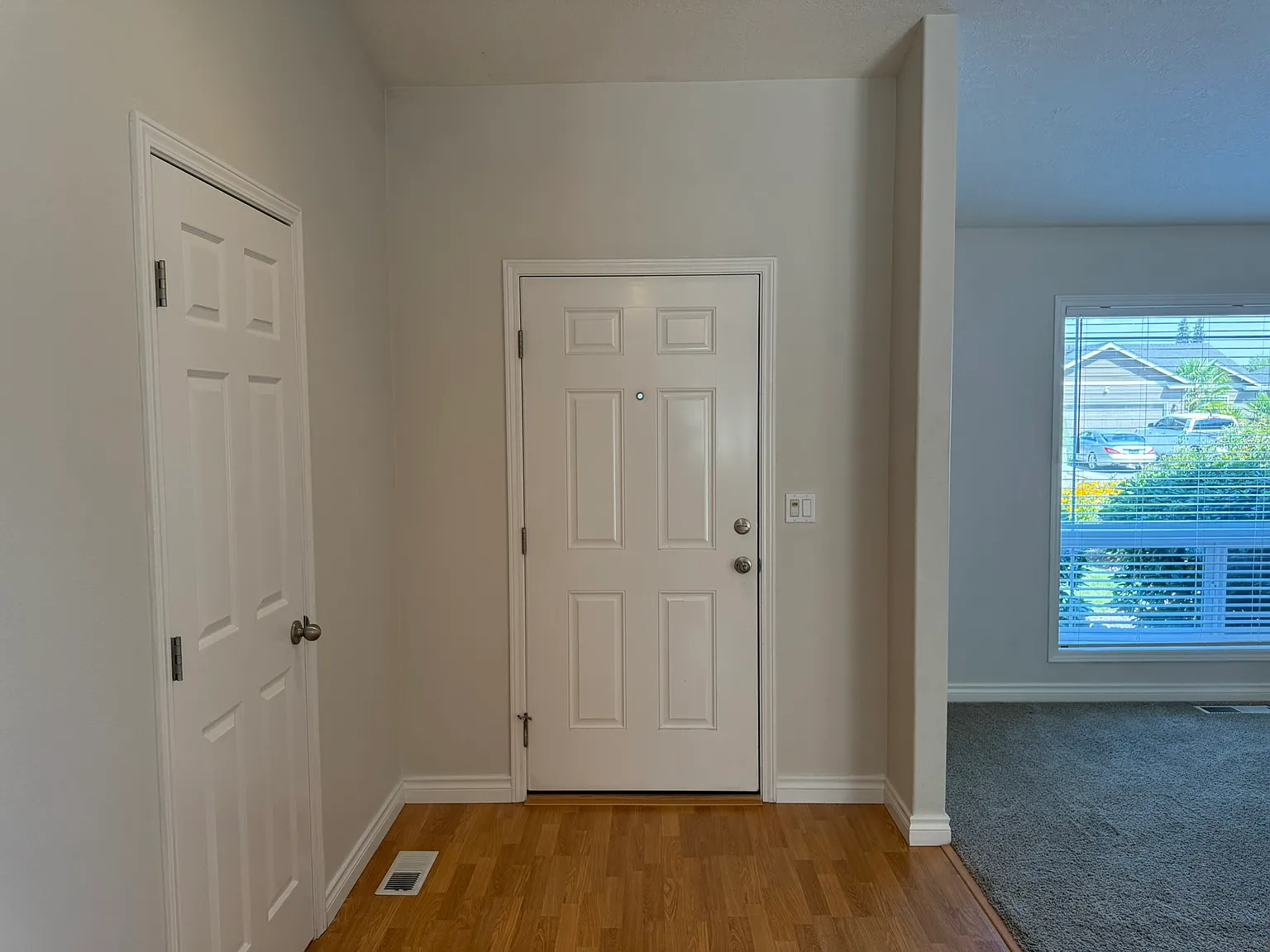 3 bed, 1256 sqft, $2,495 — Photo 4