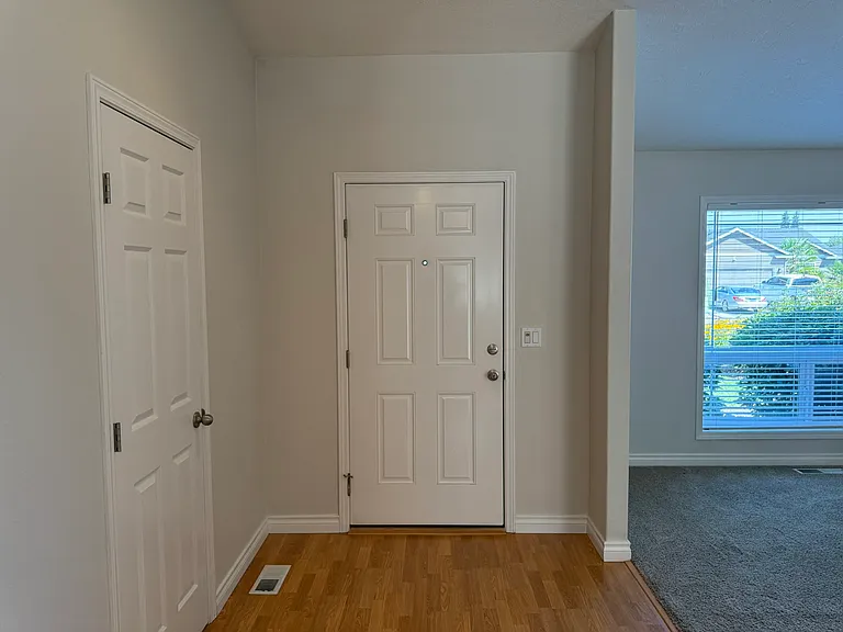 1356 Trent Ave N — Photo 4