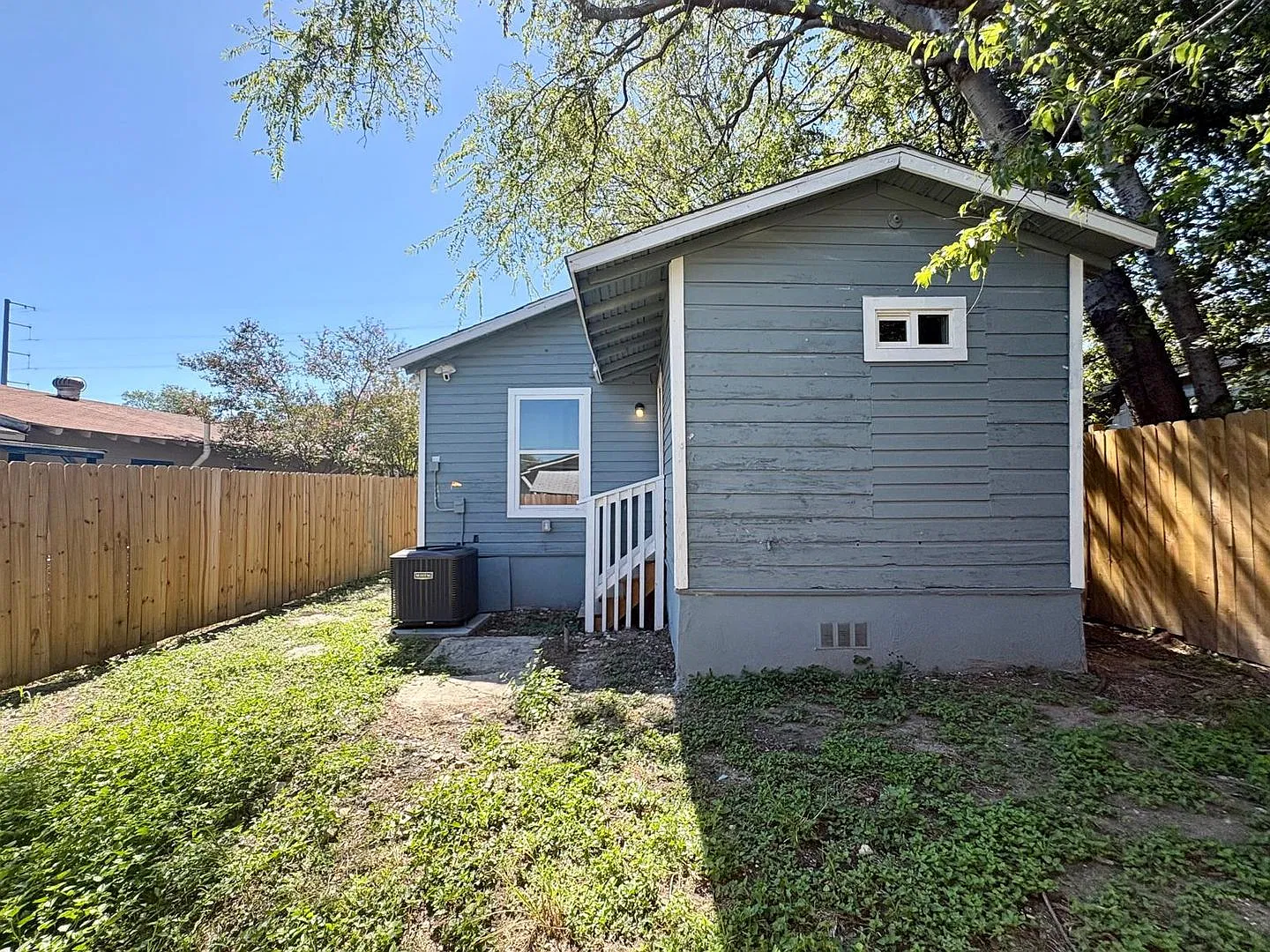 Fall Special: Remodeled 3/2 Home for Just $1,099! — Photo 3
