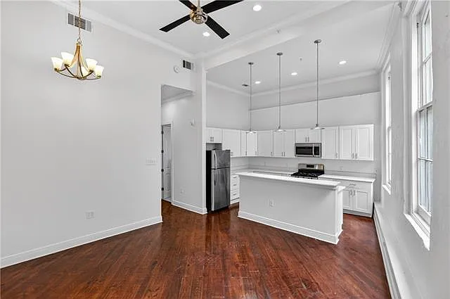 229 N Peters St #301 — Photo 12