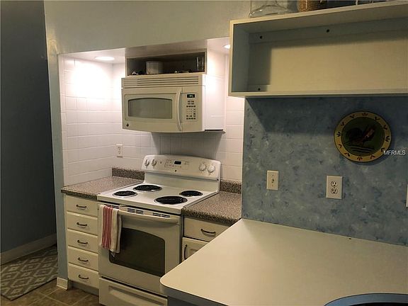 4th image of 614 E Wisconsin Ave