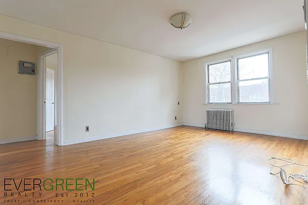 Rented by Evergreen Apartments BK | media 8
