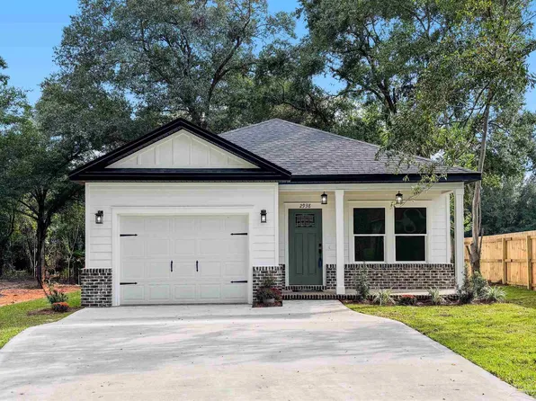 2938 McCarty Ave, Crestview, FL 32539