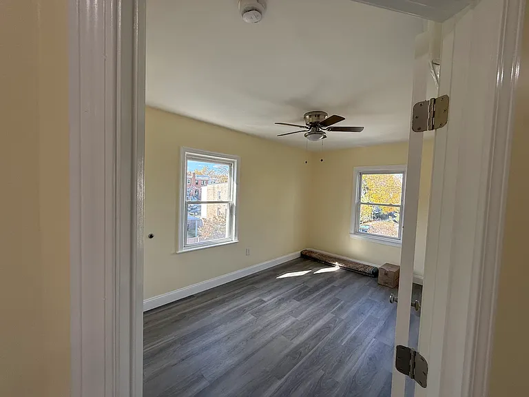 1820 C St NE #2 — Photo 15