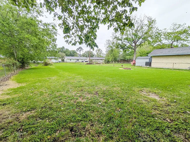 9225 Shepherd Dr — Photo 18