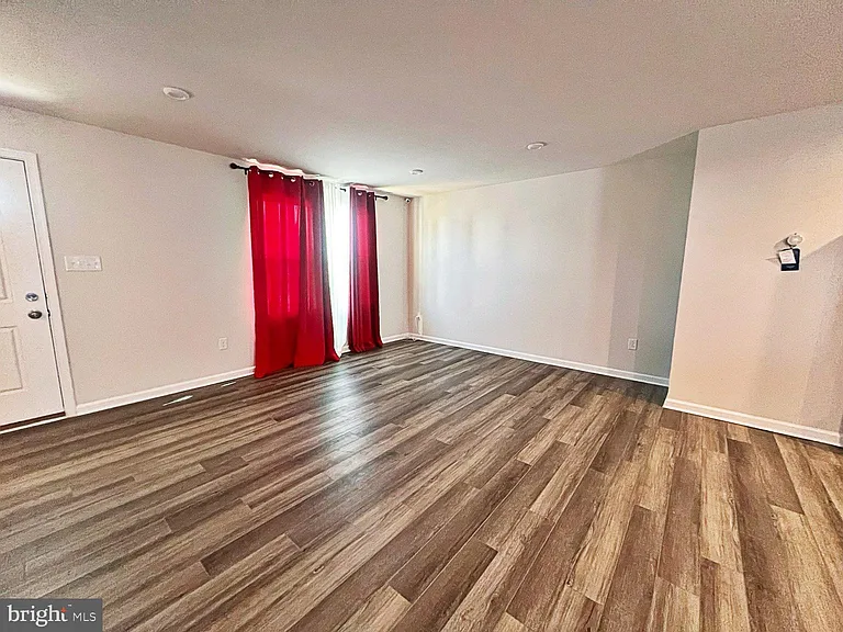 94 Opal Dr — Photo 2
