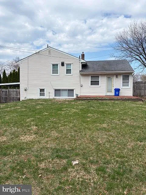 3 bed, 1.5 bath, 1194 sqft, $3,000 — Photo 2