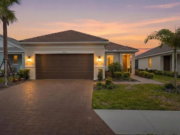 5237 Savino Cir, Palmetto, FL 34221