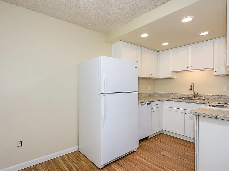 Stonebridge Apartments — Photo 57