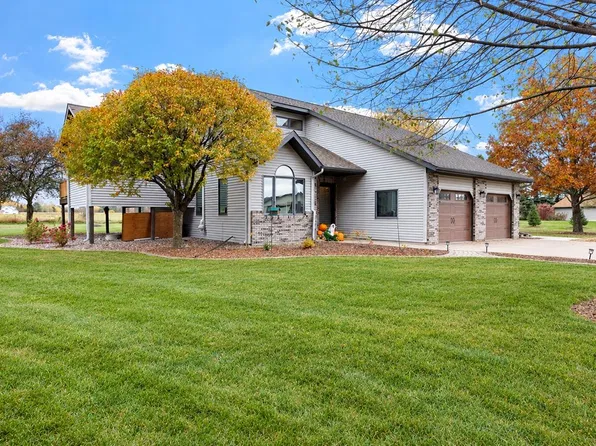 N1407 Meadow Ln, Merrill, WI 54452
