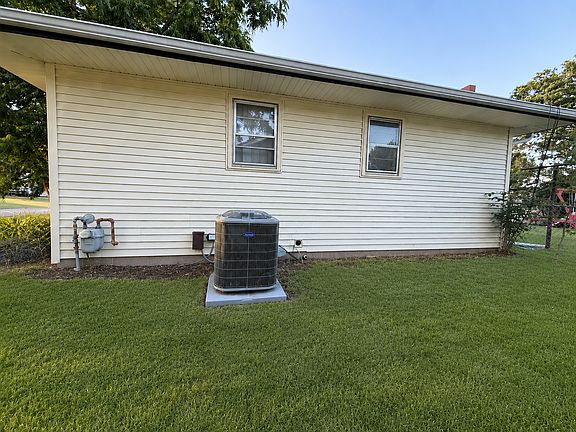4th image of 10441 Arrowhead St NW