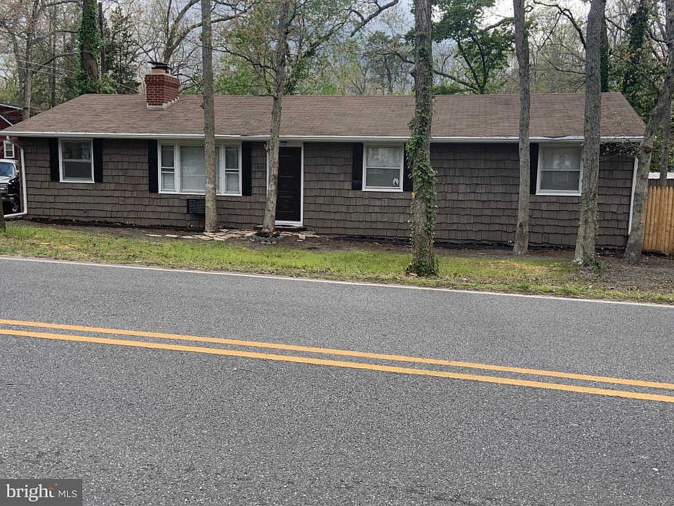 1st image of 1401 E Lakeshore Dr