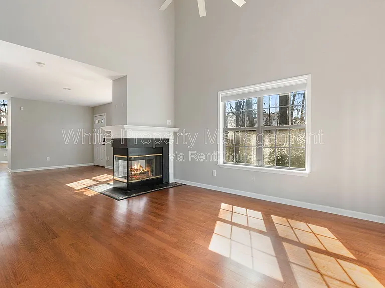 8401 Southgate Commons Dr — Photo 5