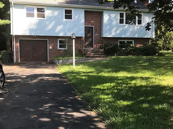 47 Fallon Dr, North Haven, CT 06473