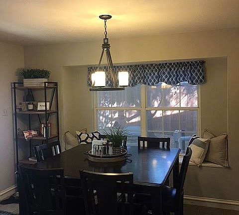 Breakfast area in kitchen