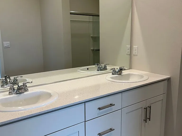645 NE Union Loop — Photo 12