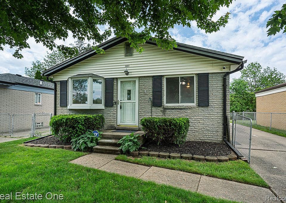 1st image of 35071 Kirby St