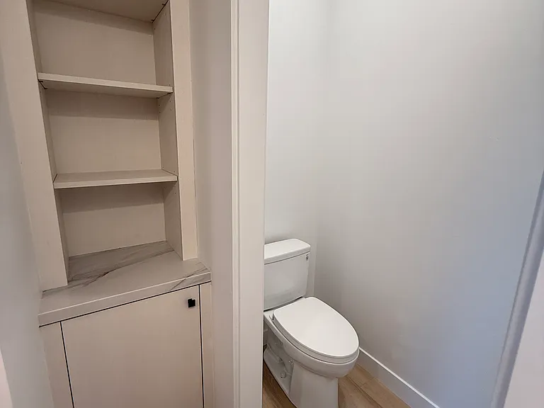 Master bath linen and separate toilet room