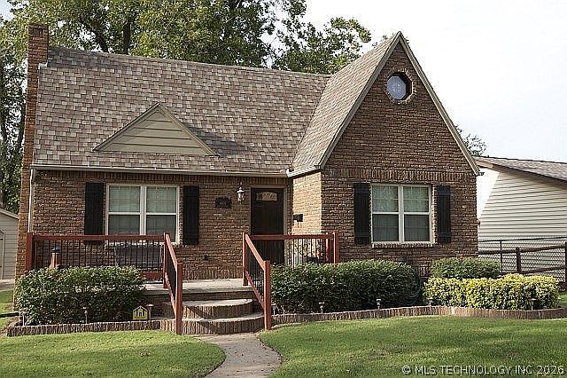 1st image of 4909 E 9th St