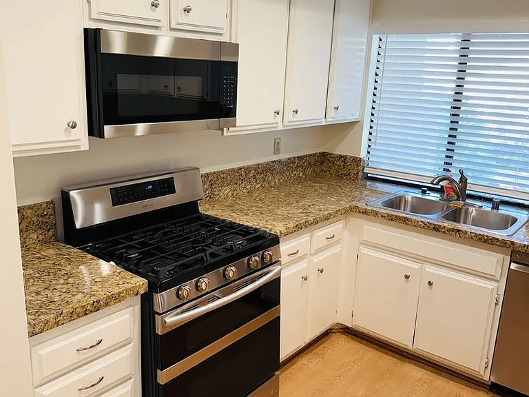8933 Modesto Cir #1215B — Photo 8