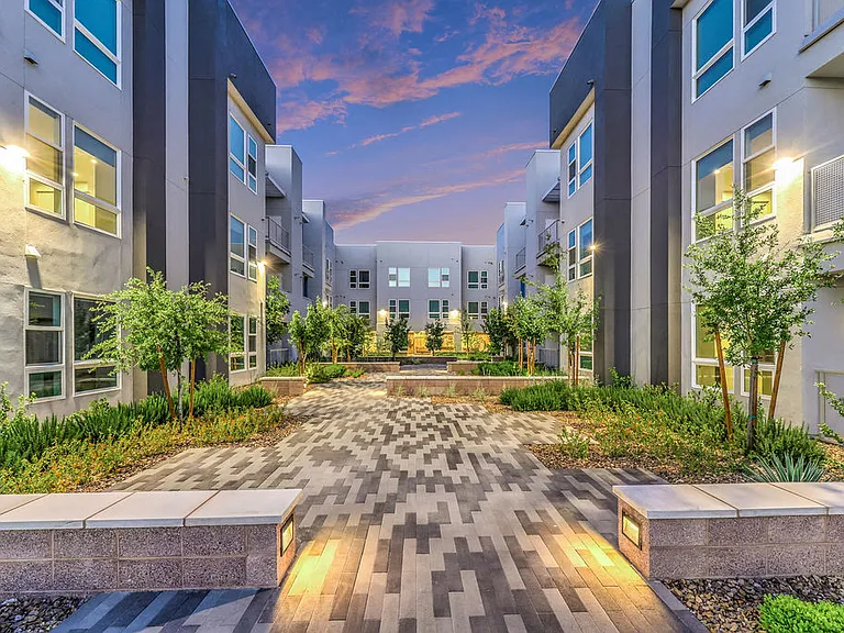 Ariva Luxury Residences — Photo 22