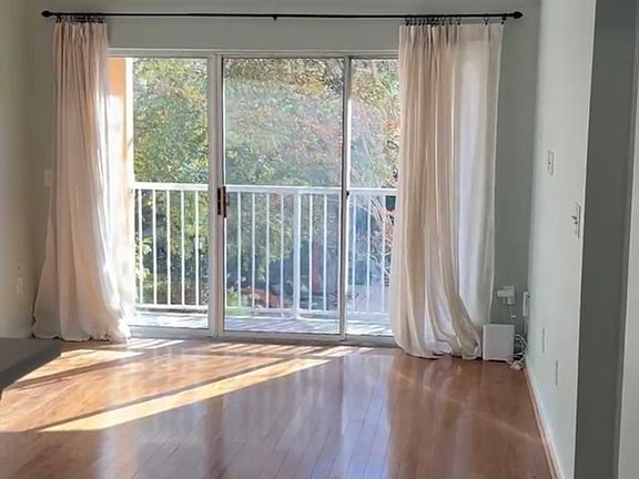 4th image of 10 Perimeter Summit Blvd NE APT 4212