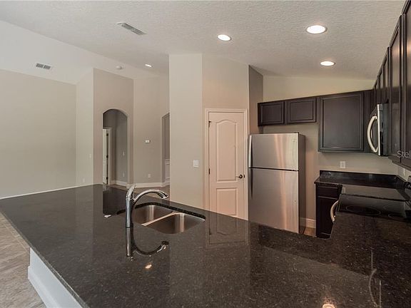 5th image of 348 Gardenia Ct