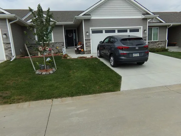 2216 E Redmond Ave, Des Moines, IA 50320