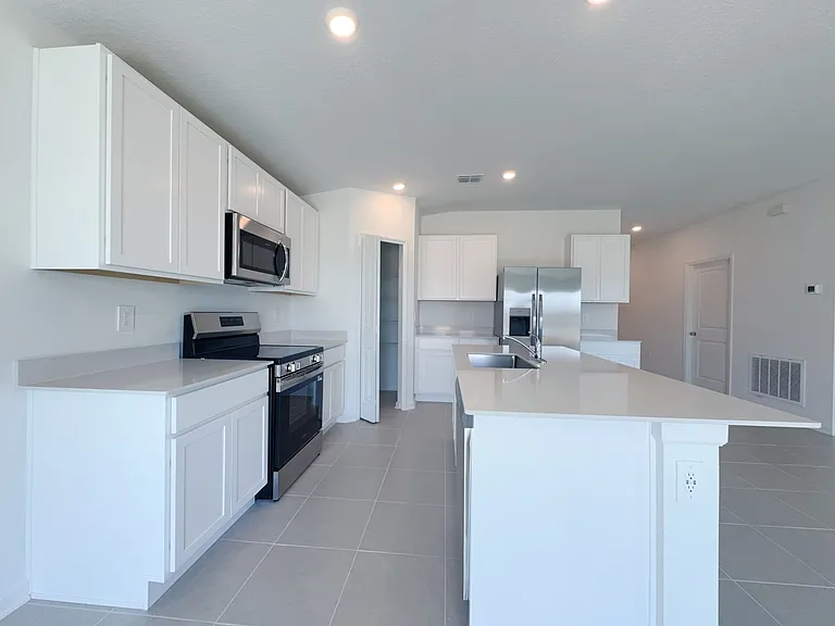 2362 McKinley Dr — Photo 5
