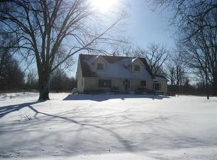 10901 Roberts Rd, Stockbridge, MI 49285