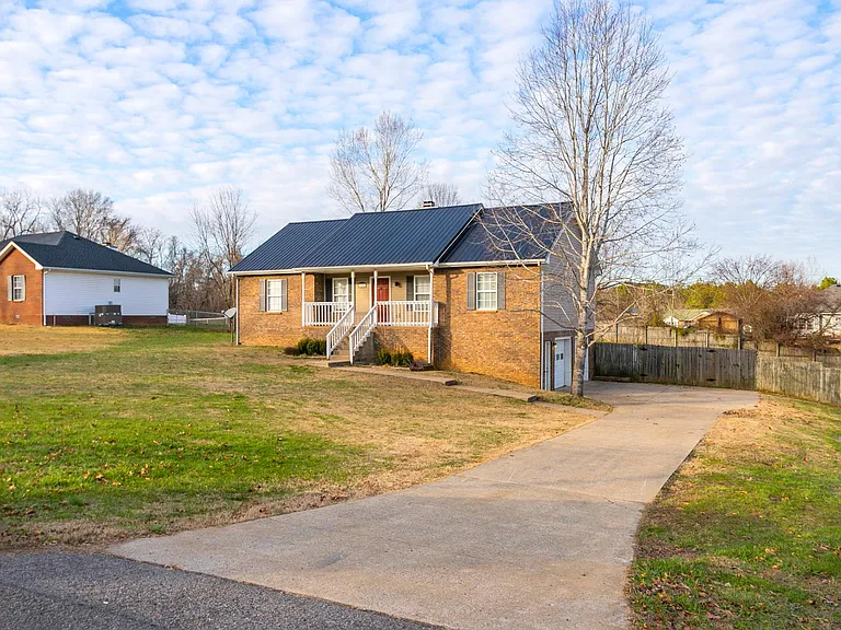 1307 Gip Manning Rd — Photo 3