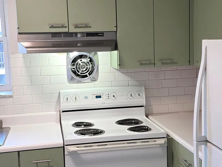 4050 Forest Hill Ave #35 — Photo 3
