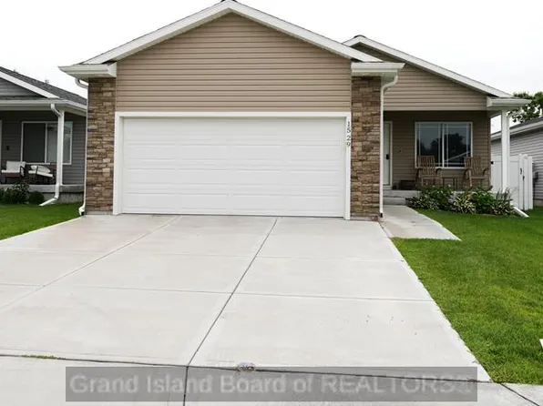 1529 E 5th St, Grand Island, NE 68801
