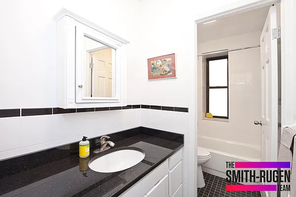 Rented by R New York | media 10