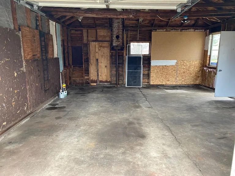 1509 Division St — Photo 18