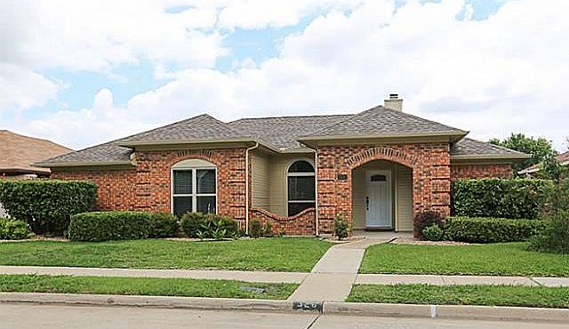 1st image of 326 Parkwood Ln