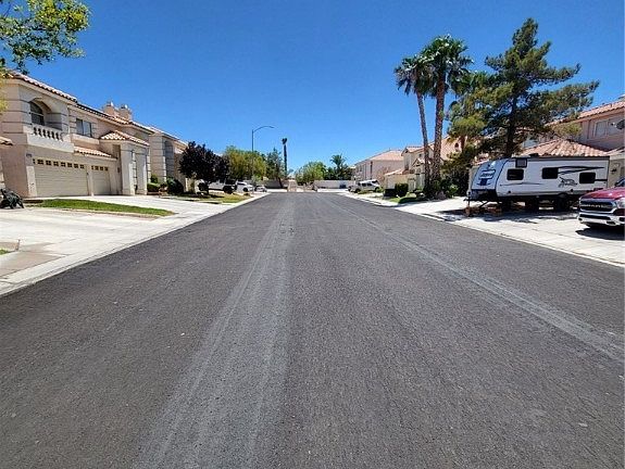 3rd image of 9742 Lookout Canyon Ct